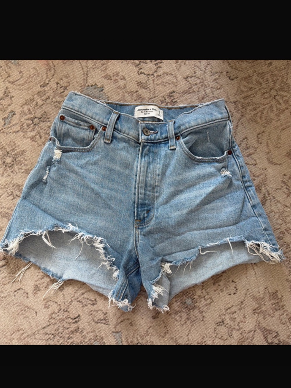 Abercrombie & Fitch 4” Mom Short High Rise Curve Love